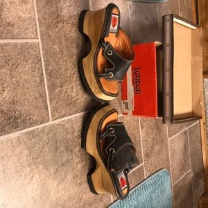 New in box London Underground leather sandals.